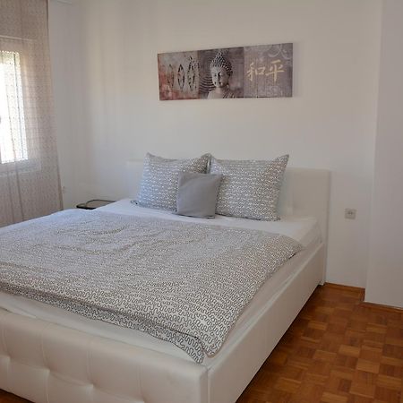 Taris Apartment Сен Екстериор снимка