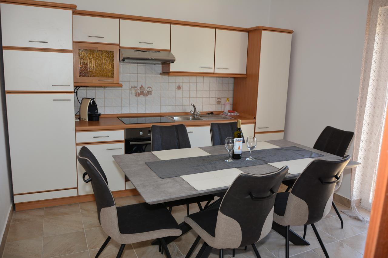 Taris Apartment Сен Екстериор снимка