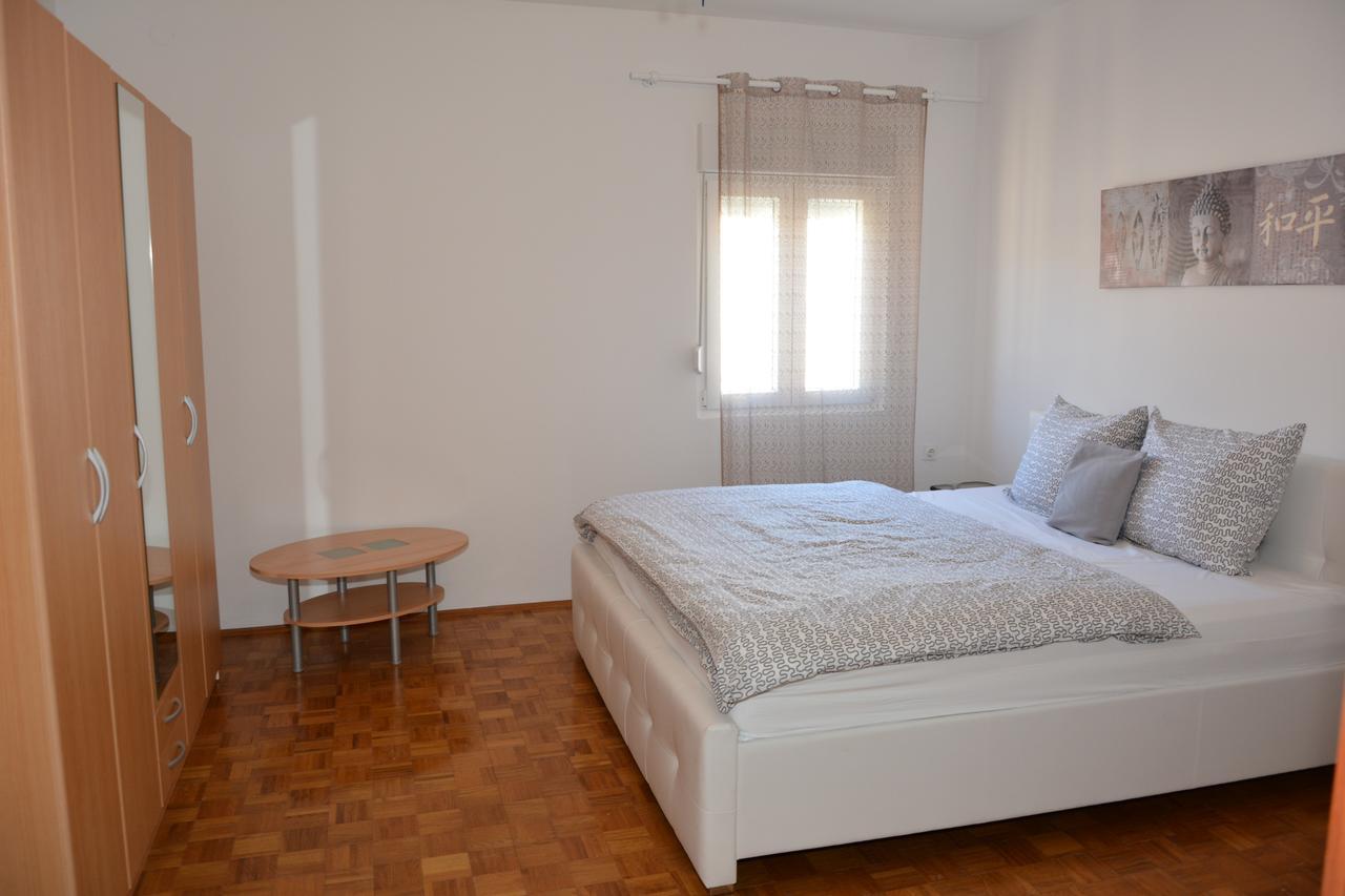 Taris Apartment Сен Екстериор снимка