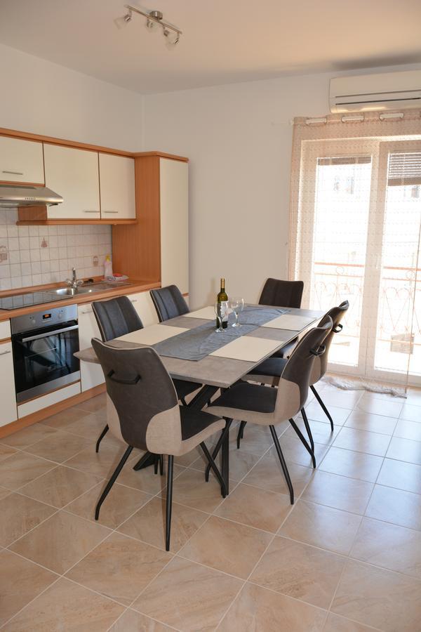 Taris Apartment Сен Екстериор снимка