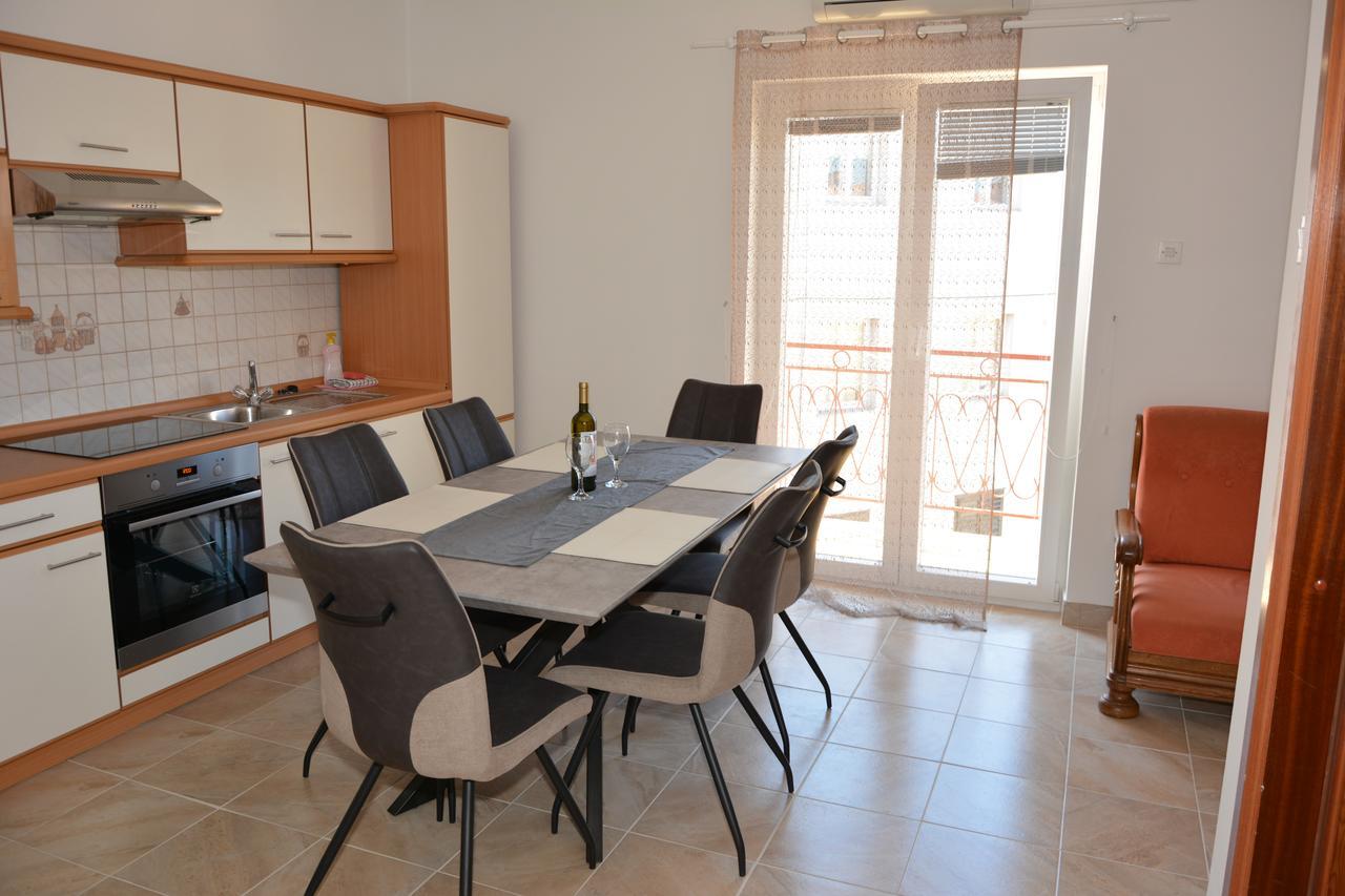 Taris Apartment Сен Екстериор снимка