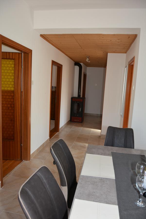 Taris Apartment Сен Екстериор снимка