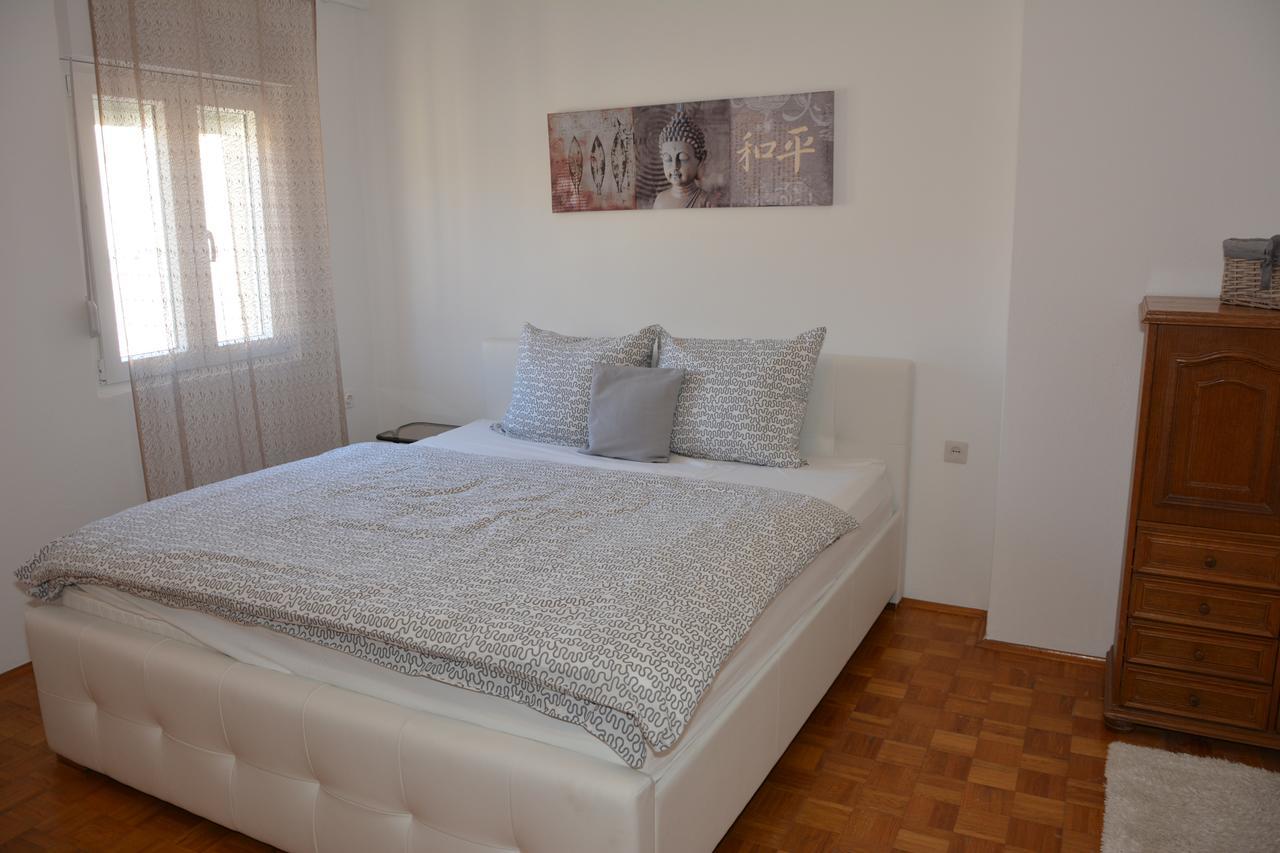 Taris Apartment Сен Екстериор снимка
