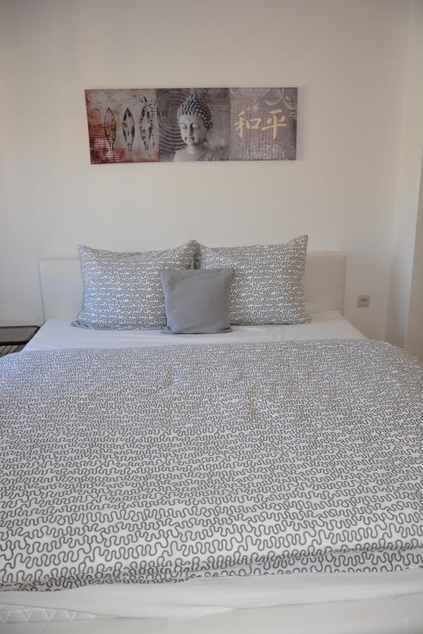 Taris Apartment Сен Екстериор снимка