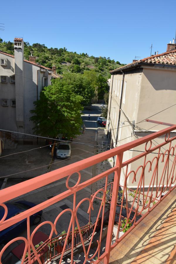Taris Apartment Сен Екстериор снимка