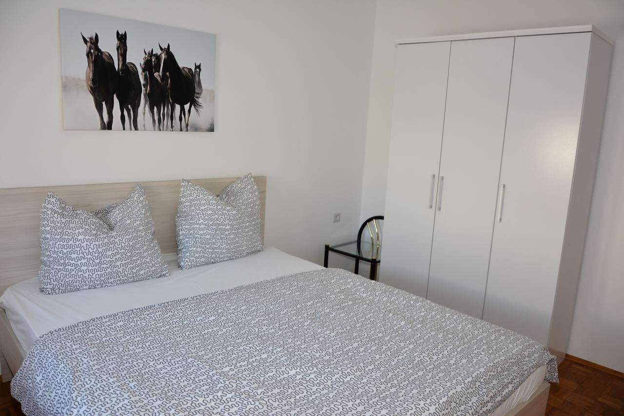 Taris Apartment Сен Екстериор снимка